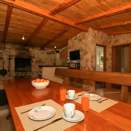 Holliday Robinson Tourism Maria Сasa de vacaciones *