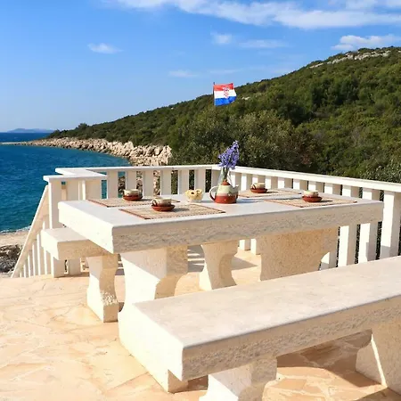 Holliday Robinson Tourism Maria Ferienhaus Jezera