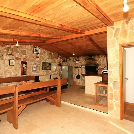 Сasa de vacaciones Holliday Robinson Tourism Maria Jezera