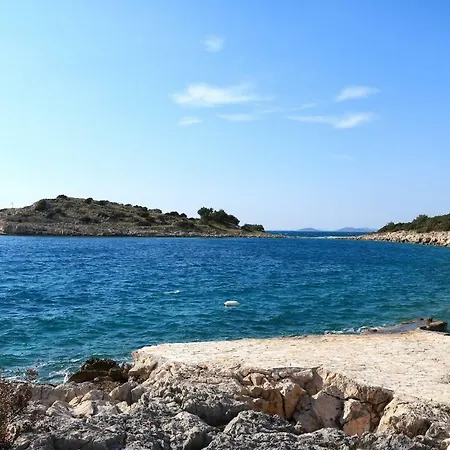 Holliday Robinson Tourism Maria Сasa de vacaciones Jezera