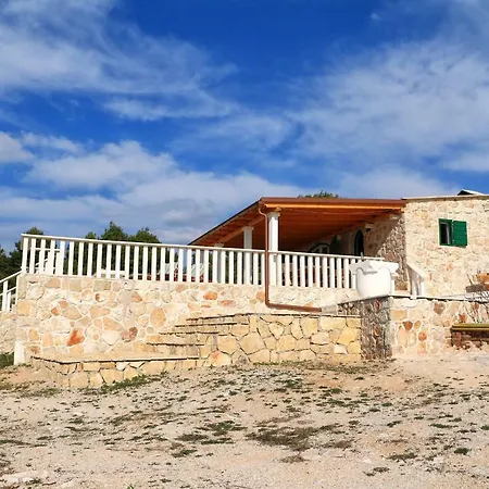 Holliday Robinson Tourism Maria