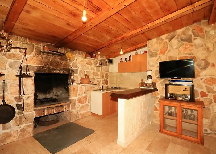 Holliday Robinson Tourism Maria * Езера