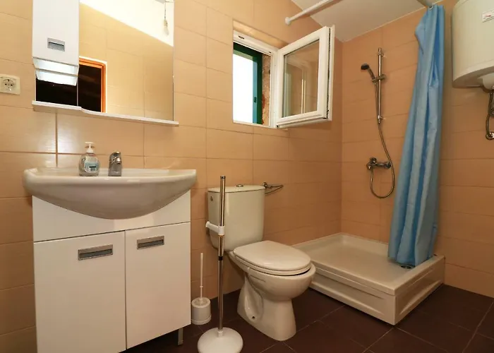 Holliday Robinson Tourism Maria 度假居 *