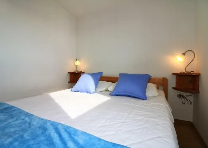 Holliday Robinson Tourism Maria Дом отдыха Езера