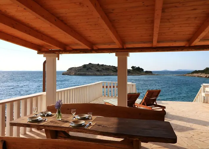 Holliday Robinson Tourism Maria 度假居