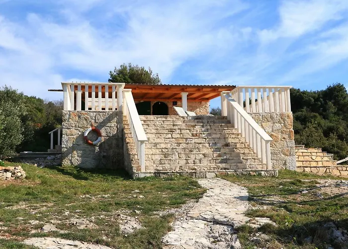 Holliday Robinson Tourism Maria * 耶泽拉